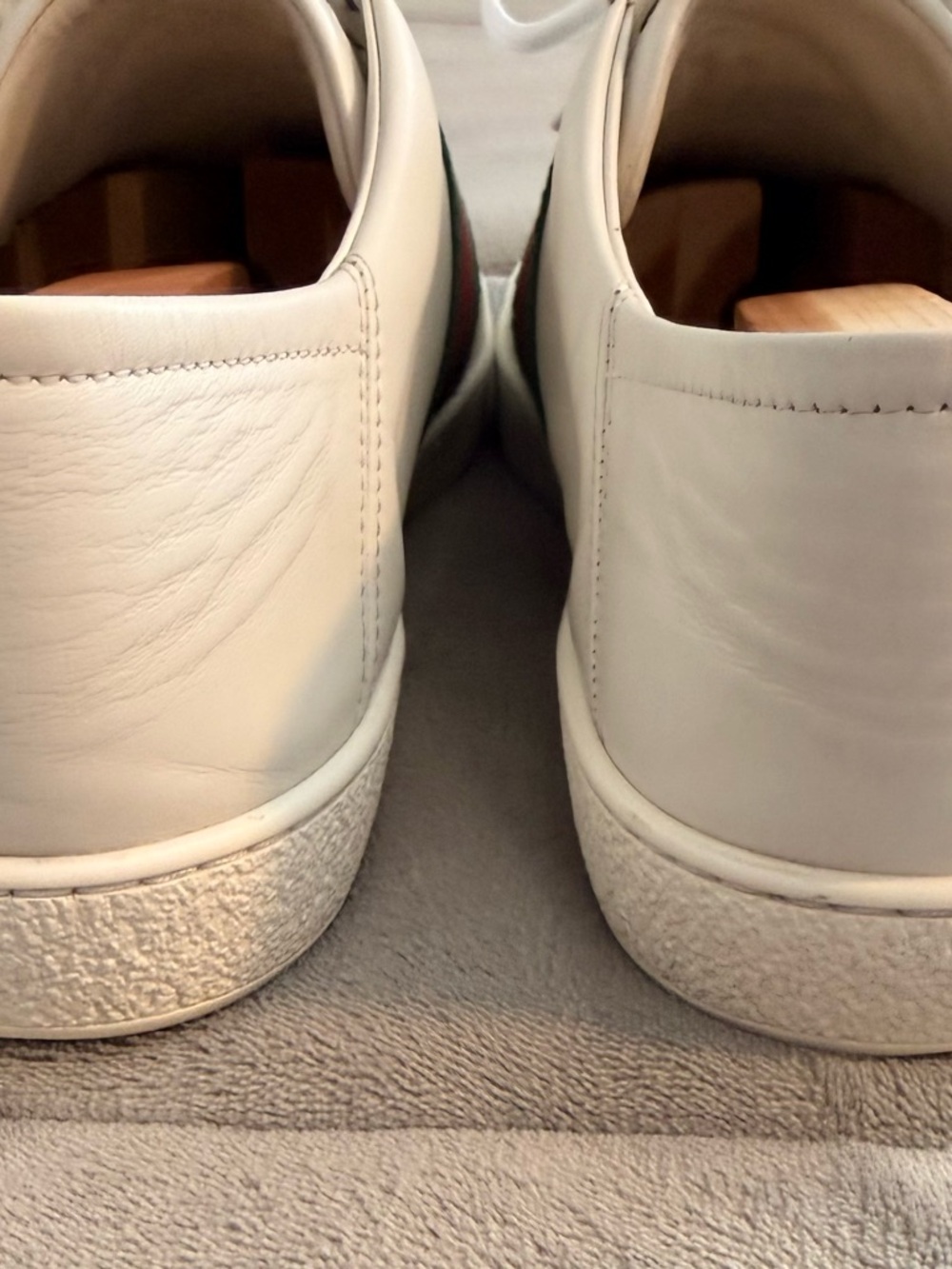 Gucci Ace Sneakers Bee
Embroidered White Leather
Collapsible Heel Size US 10.5 - Picture 7 of 7